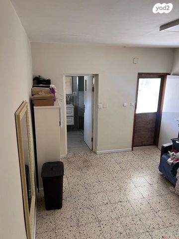 בית פרטי/ קוטג', החרוב 1, שקד