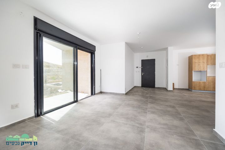 דירת גן, חנה רחל מלודמיר, חומת שמואל, הר חומה, ירושלים