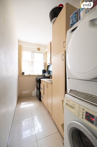 דירה, הרב אריה בינה, חומת שמואל, הר חומה, ירושלים