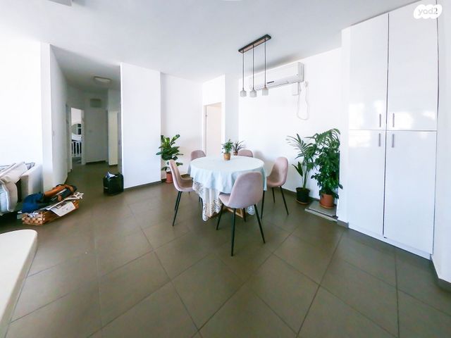 דירה, כצנלסון, גבעתיים