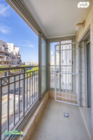 דירה, הבבא סאלי, חומת שמואל, הר חומה, ירושלים