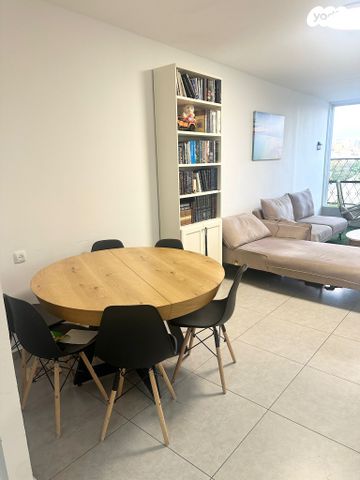 דירה, בנימין, ג' / מרכז מזרח העיר, רחובות