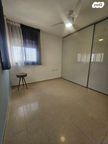 דירה, נרקיס, חריש