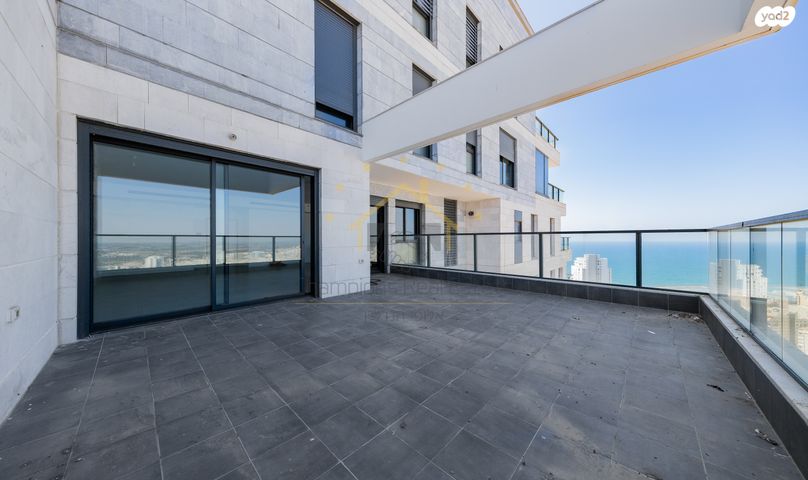 דירה, אמנון ליפקין שחק, נוף הטיילת, נתניה