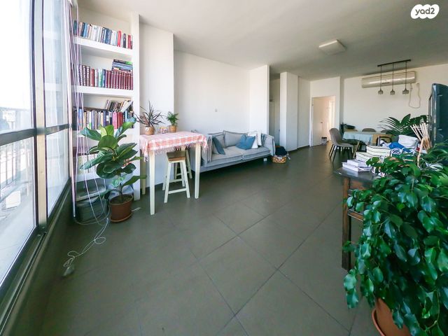 דירה, כצנלסון, גבעתיים