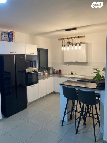 דירה, שדרות בן גוריון, פסגות אפק, ראש העין