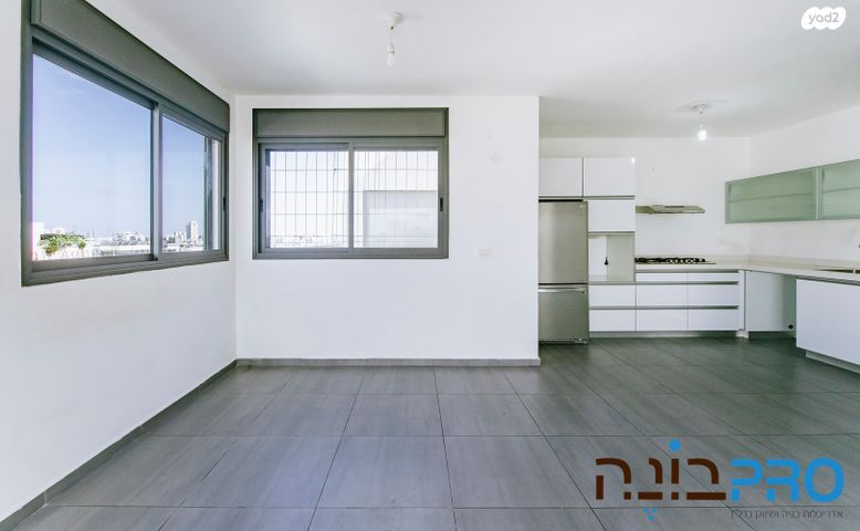 גג/ פנטהאוז, צבי הירשפלד, רמז, מערב ותיק, ראשון לציון