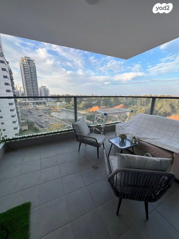 דירה, הצבר, ראשון לציון