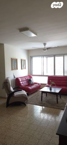 אריה מוצקין 