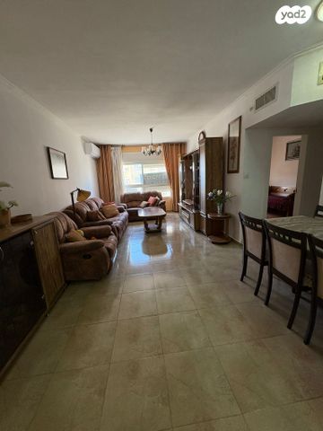 דירה, משה קול, כוכב הצפון, אשקלון