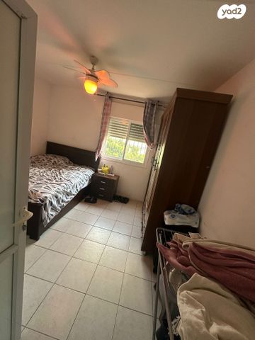 דירה, יהודה בורלא, צור שלום, קרית ביאליק