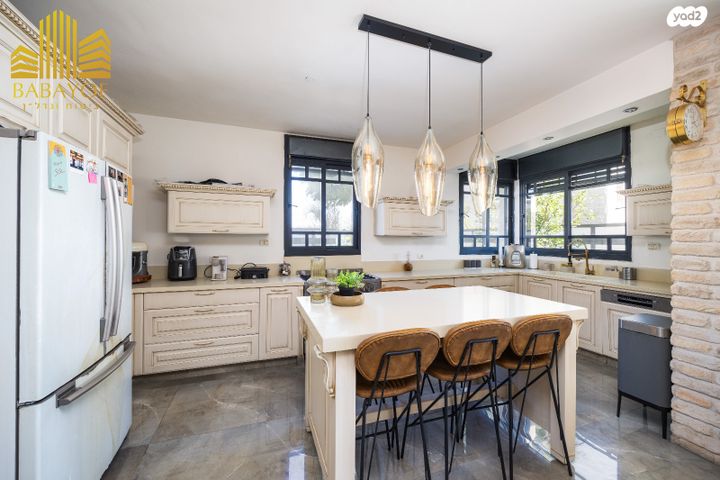 בית פרטי/ קוטג', הרותם, צמח השדה, מעלה אדומים