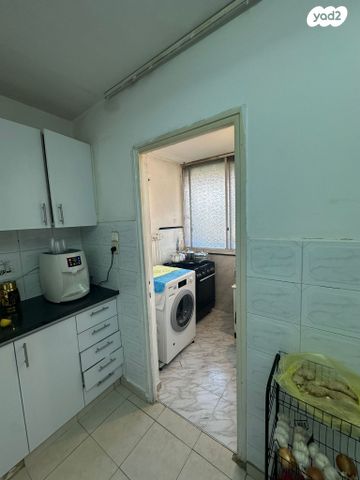 דירה, יהודה בורלא, צור שלום, קרית ביאליק