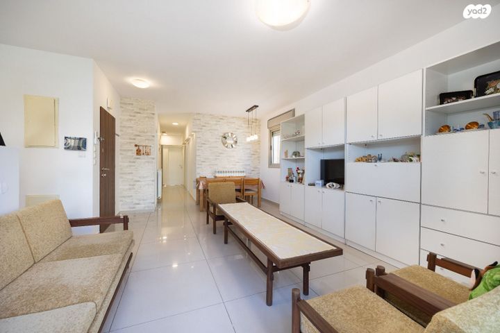 דירה, הבבא סאלי, חומת שמואל, הר חומה, ירושלים