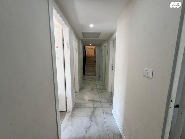 גג/ פנטהאוז, רבי ברכיה, נתיבות ישראל / רמת בית שמש ד-4, בית שמש