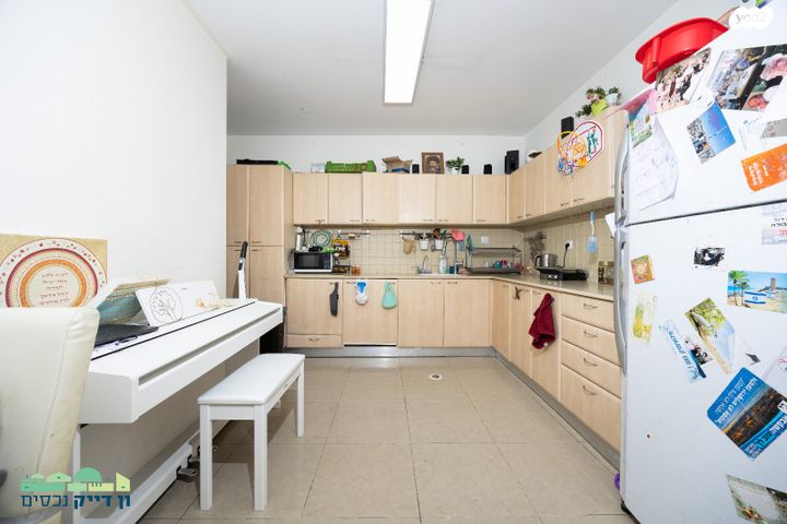 דירה, הרב אריה בינה, חומת שמואל, הר חומה, ירושלים