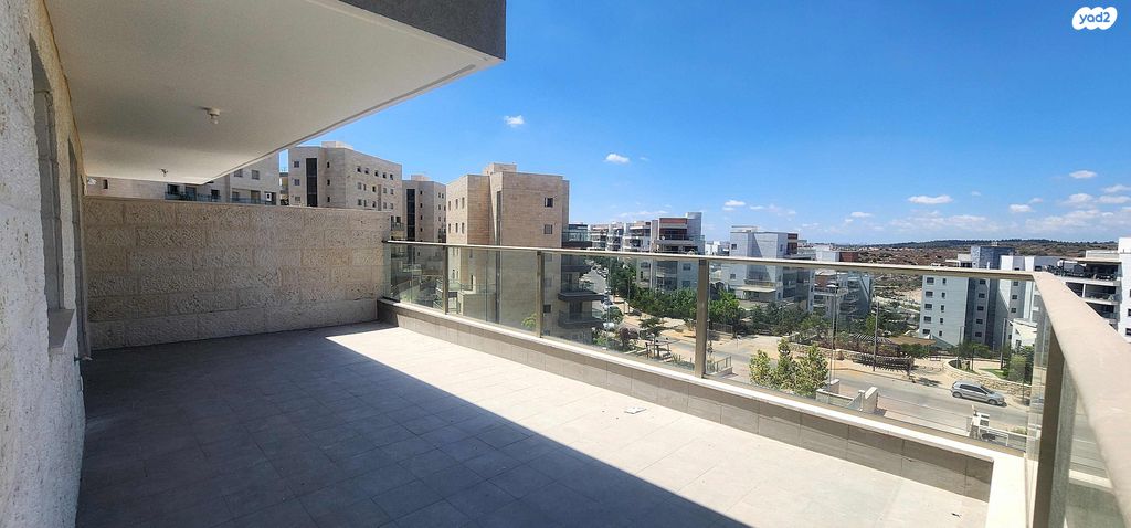 דירה, יצחק שמיר, מורשת, מודיעין מכבים רעות