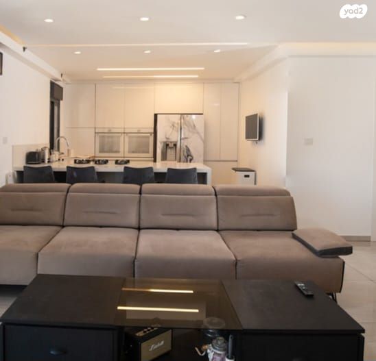 גג/ פנטהאוז, עגנון, דרום מערב ותיק, בת ים