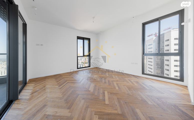 דירה, אמנון ליפקין שחק, נוף הטיילת, נתניה