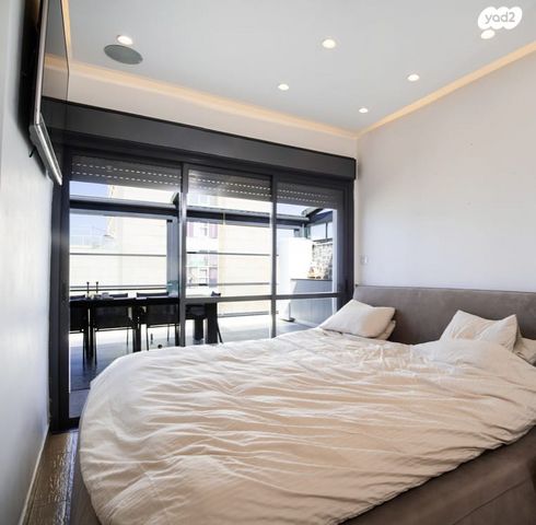 גג/ פנטהאוז, עגנון, דרום מערב ותיק, בת ים