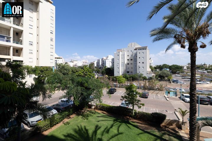 דירה, התזמורת, נאות אשלים, ראשון לציון