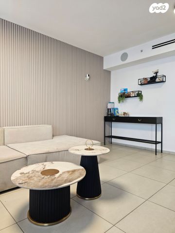 דירה, חיים חפר, הרקפות, ראשון לציון