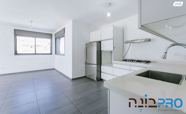 גג/ פנטהאוז, צבי הירשפלד, רמז, מערב ותיק, ראשון לציון