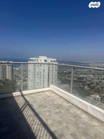 דירה, ליאון בלום, חיפה