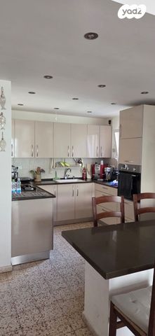 דירה, אריה מוצקין, נאות שקד, נתניה