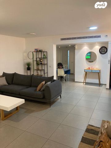 דירה, שדרות בן גוריון, פסגות אפק, ראש העין