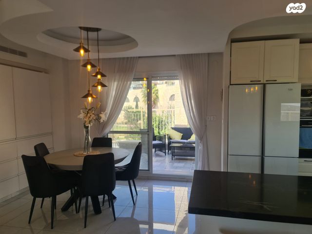 גג/ פנטהאוז, איש מצליח 1, חומת שמואל, הר חומה, ירושלים