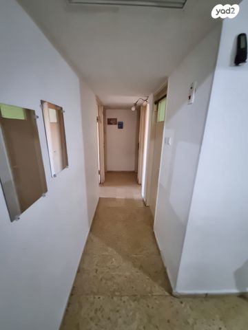 דירה, מעגלות הרב פרדס, נווה יעקב, ירושלים