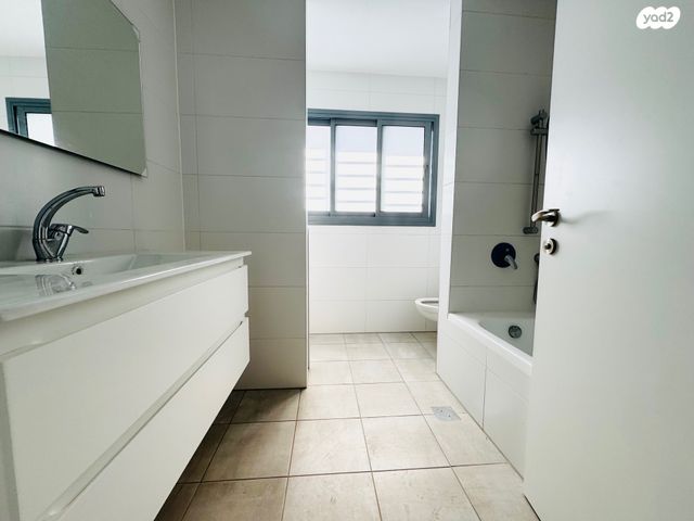 דירה, שמואל יבנאלי, תל גנים, גבעתיים