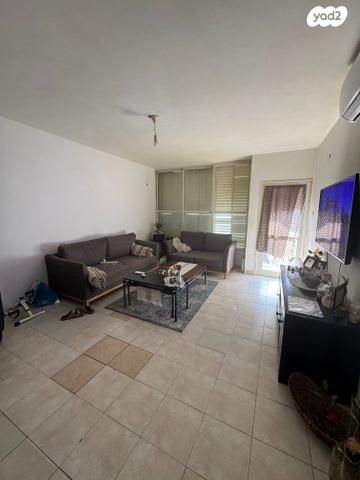 דירה, יהודה הלוי, רמב"ם, ראשון לציון