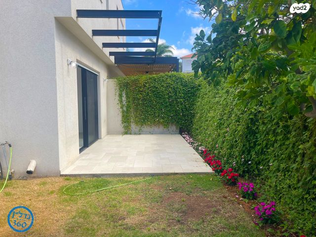 דו משפחתי, שאר העיר, זכרון יעקב