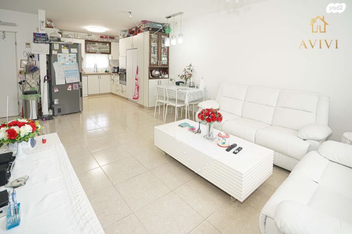 גג/ פנטהאוז, הדרים 28, שאר העיר, כפר יונה