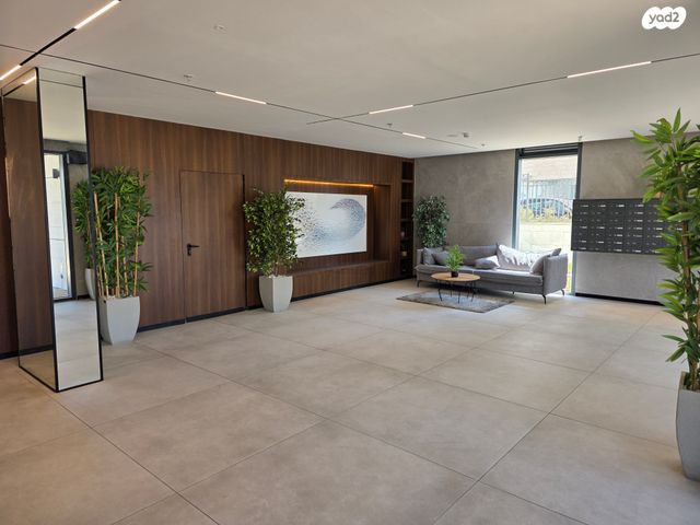 דירה, רמב"ם, רמב"ם, טירת כרמל