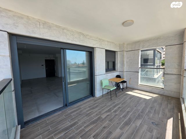 דירה, רמב"ם, רמב"ם, טירת כרמל