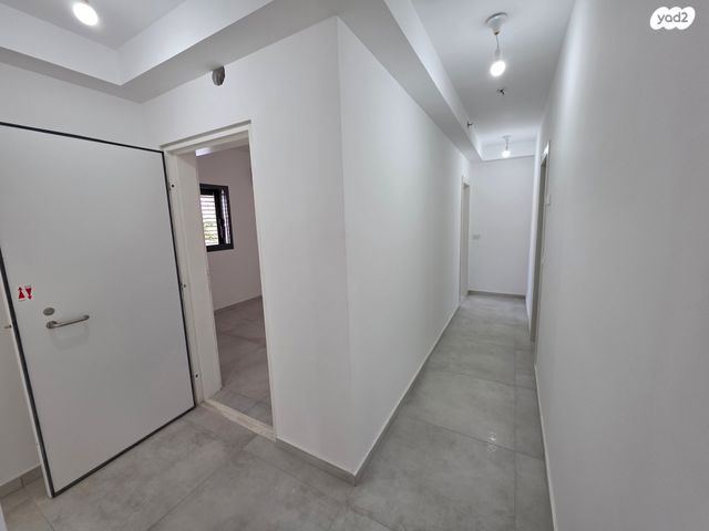 דירה, רמב"ם, רמב"ם, טירת כרמל