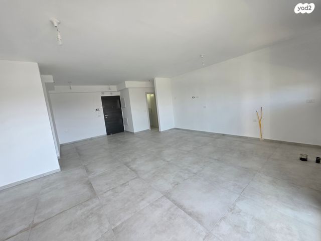 דירה, רמב"ם, רמב"ם, טירת כרמל