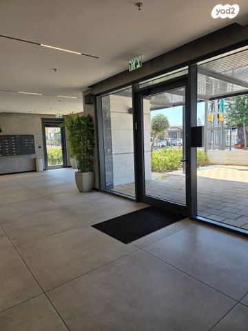 דירה, רמב"ם, רמב"ם, טירת כרמל