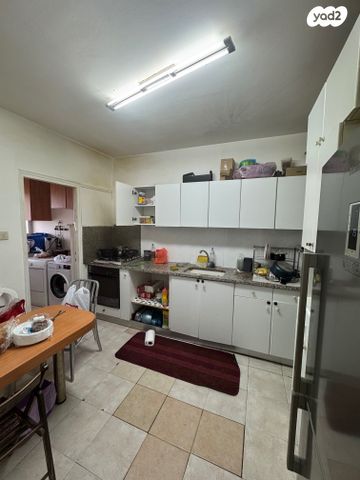 דירה, יהודה הלוי, רמב"ם, ראשון לציון