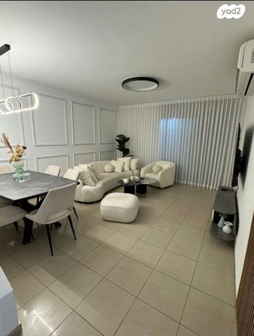 קרית האמנים, מצליח