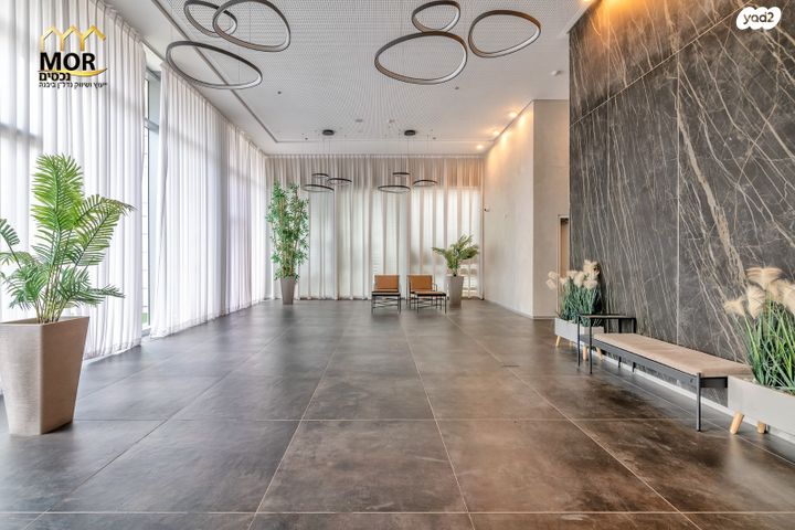 דירה, חרמון, נאות שז"ר, יבנה