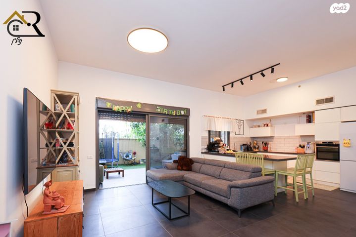 דירת גן, חנה רובינא, יפה נוף, כפר יונה