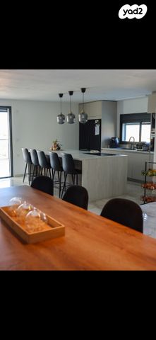 דו משפחתי, מרום כנען איביקור, צפת