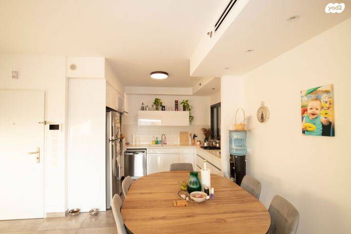 דירה, יעקב תמרי, חצרות המושבה, רחובות