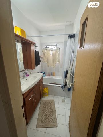 דירה, יהודה הלוי, רמב"ם, ראשון לציון