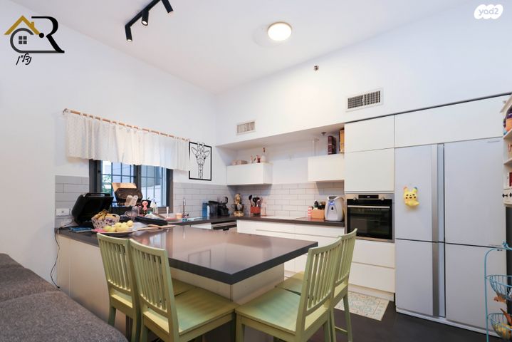 דירת גן, חנה רובינא, יפה נוף, כפר יונה