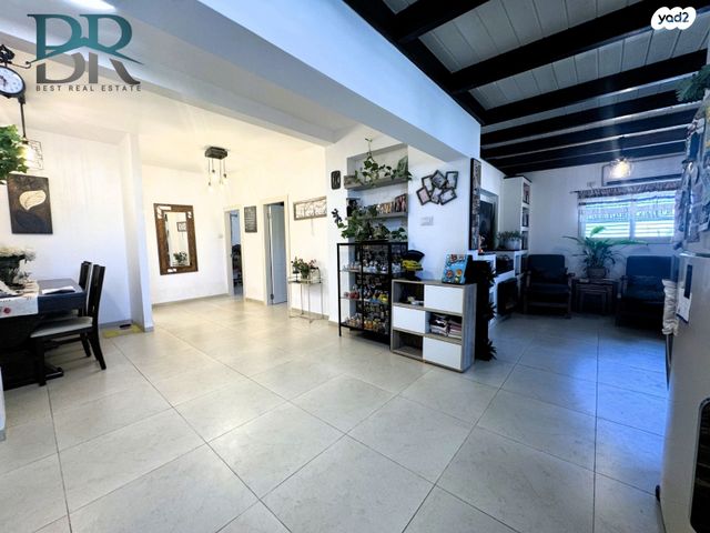 דירה, הוגו מולר, מרכז העיר, קרית אתא